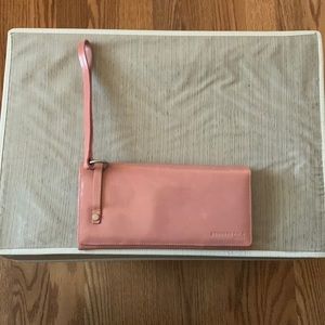 Kenneth Cole pink wristlet
